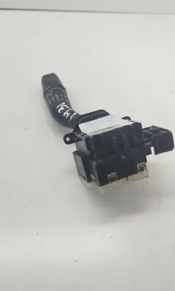 Mazda 626 Wiper turn signal indicator stalk/switch 17B122