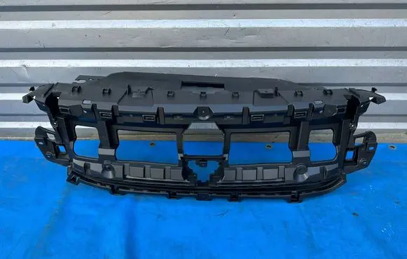 Renault Rafale Front bumper upper radiator grill 620329023R