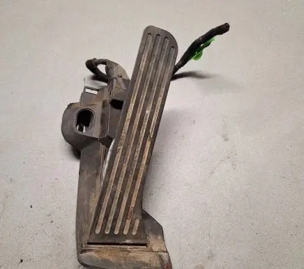 Volkswagen Golf V Accelerator throttle pedal 1K2721503J 6PV00874500