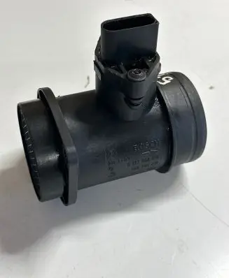 Audi A4 S4 B5 8D Mass air flow meter 028906461 0281002216