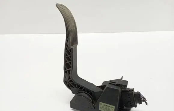 Mercedes-Benz Sprinter W901 W902 W903 W904 Accelerator throttle pedal A9013000404 0281002335 181301582