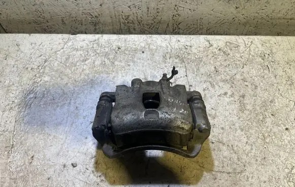 Hyundai i20 (PB PBT) Front brake caliper