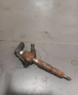 Fuel injector
