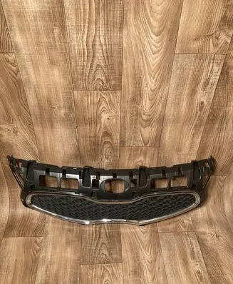 KIA Carens III Front bumper upper radiator grill 8635A4000