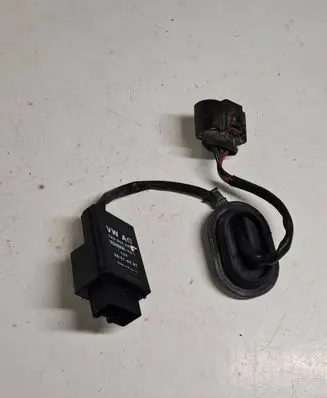 Volkswagen Golf VI Fuel injection pump control unit/module 1K0906093F 81310707