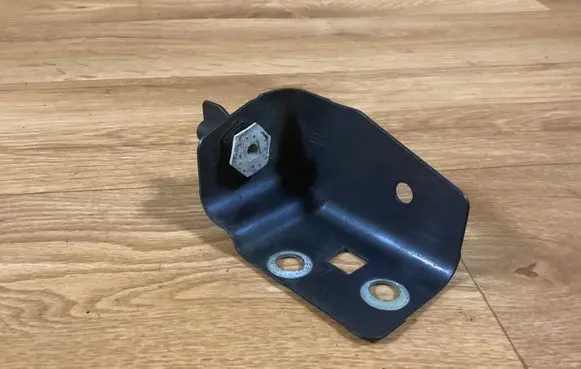 Opel Insignia A Radiator mount bracket 0409