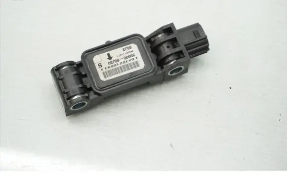 Suzuki Grand Vitara II Airbag deployment crash/impact sensor 38930-65J30