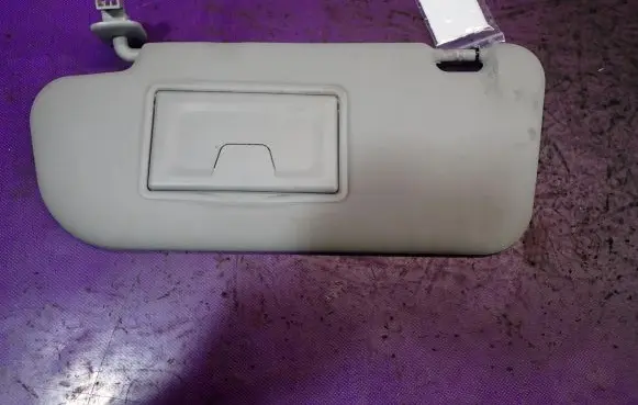 Mazda 3 I Sun visor