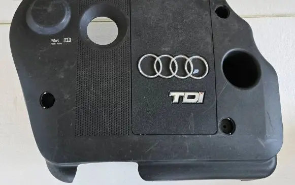 Volkswagen PASSAT B5 Engine cover (trim) 038103925BK 038103925AP 038103925AR