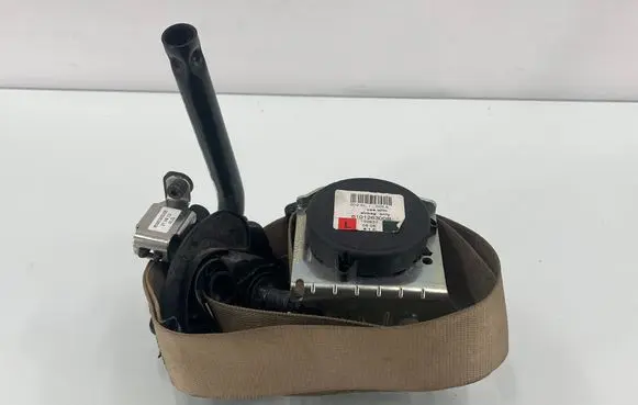 BMW 5 F10 F11 Front seatbelt 610126300