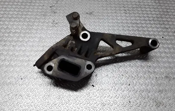 Nissan Navara D22 Engine mounting bracket