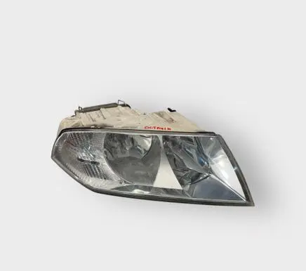 Skoda Octavia Mk2 (1Z) Headlight/headlamp 