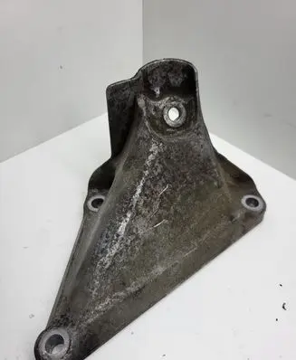 BMW 5 E60 E61 Engine mounting bracket 676915301