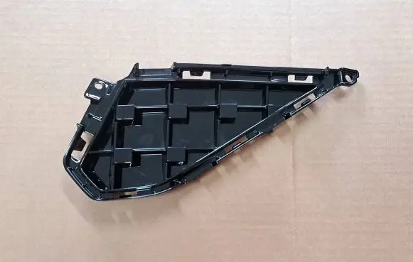 Hyundai Kona II Front bumper lower grill 865D4-HF700
