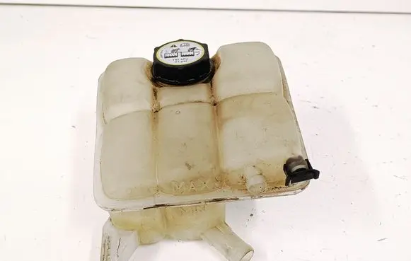 Ford Focus Coolant expansion tank/reservoir 8V618K218AE