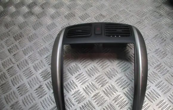 Mazda Premacy Radio/GPS head unit trim 