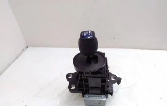 Toyota Prius (XW50) Gear shifter/selector 75G202RHD