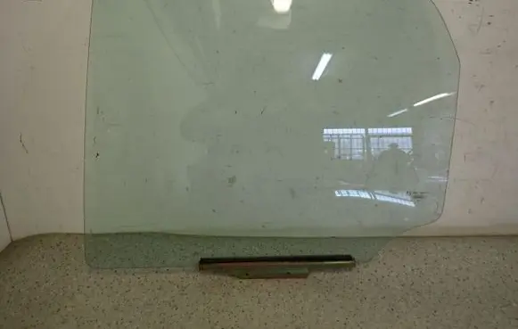 Suzuki Ignis Sliding door window/glass 