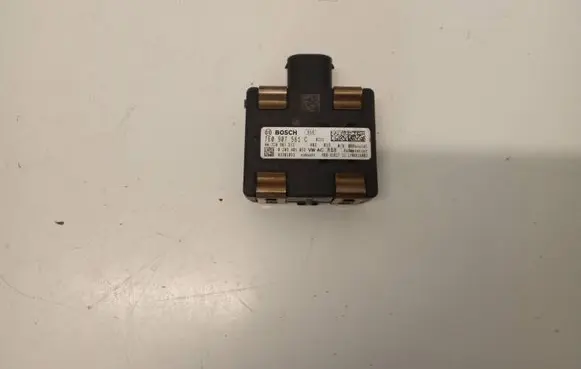 Volkswagen Golf VII Distronic sensor radar 7E0907561C 7E0907572 0203301053