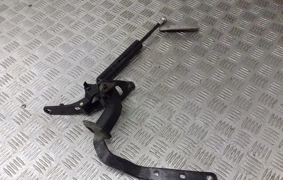 Volvo V70 Shock absorber/damper mounting bracket 94830338643157