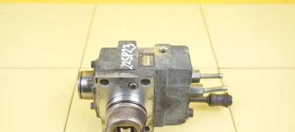 Mitsubishi Pajero Fuel injection high pressure pump MD367152 6G74