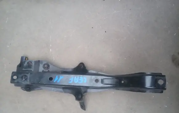 Nissan Leaf I (ZE0) Radiator support slam panel bracket 