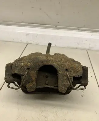 Volvo XC90 Rear brake caliper