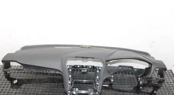 Ford Mondeo MK IV Dashboard