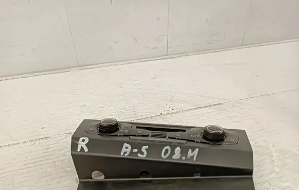 Audi A5 8T 8F Climate control unit 8T2820043