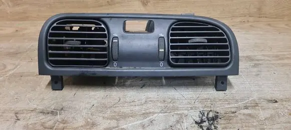 Volvo S40, V40 Dash center air vent grill 30613847