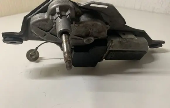 Toyota RAV 4 (XA20) Rear window wiper motor 8513042040 1592004791