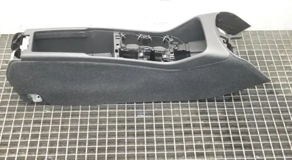 Volvo XC40 Center console 32226777 32226786
