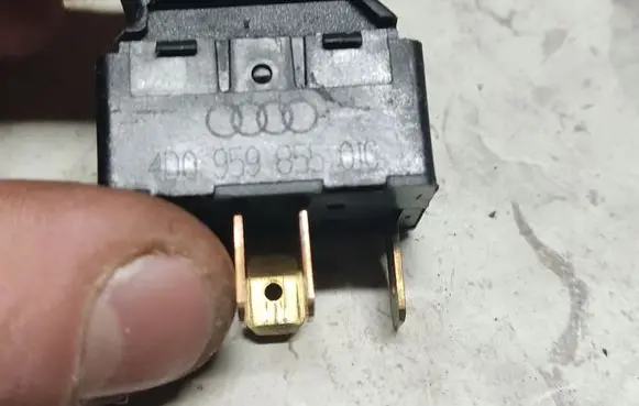 Audi A8 S8 D2 4D Electric window control switch 4D095985501C