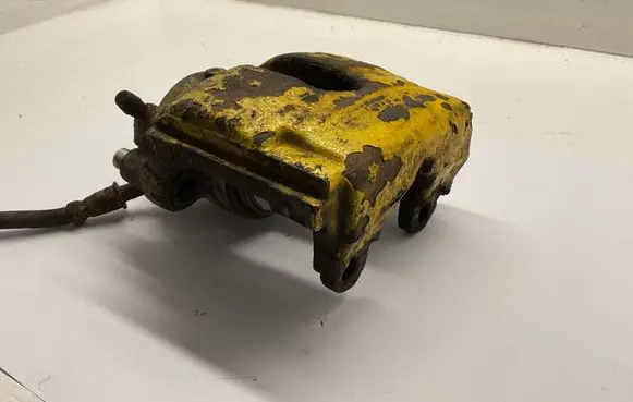 BMW 3 E46 Front brake caliper B5069