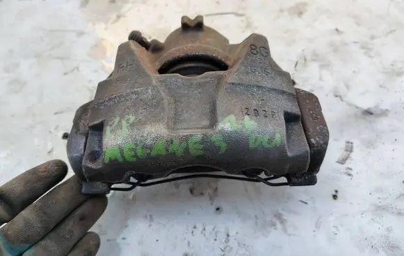 Renault Megane III Front brake caliper 