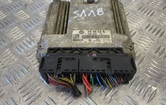 Volkswagen Touareg I Engine control unit/module 070906016BL 0281011859