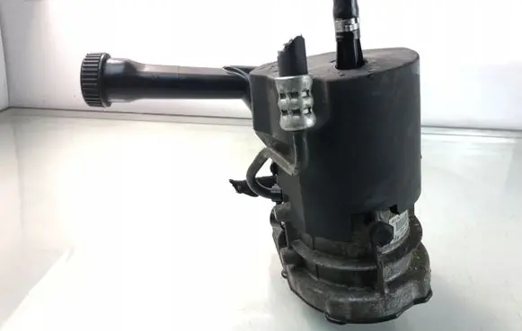Peugeot 308 Power steering pump 9684979180