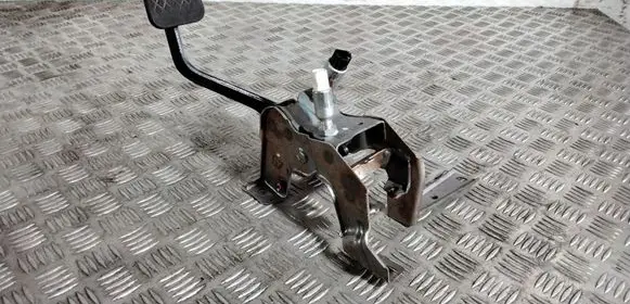 Honda CR-V Accelerator throttle pedal