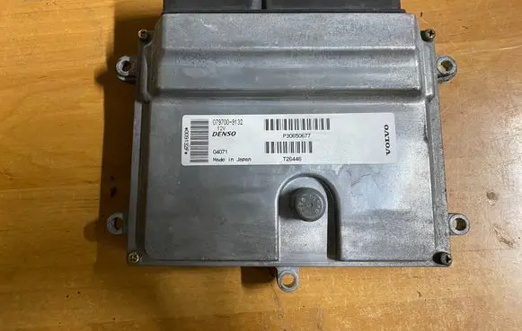 Volvo S40 Engine control unit/module 0797009132 P30650677