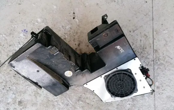 Audi A4 S4 B5 8D Subwoofer speaker 8d9035381 4913410290