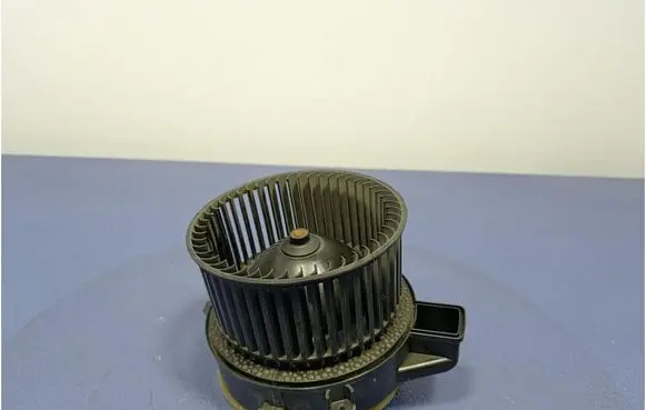 Audi A4 S4 B7 8E 8H Heater fan/blower F011500123