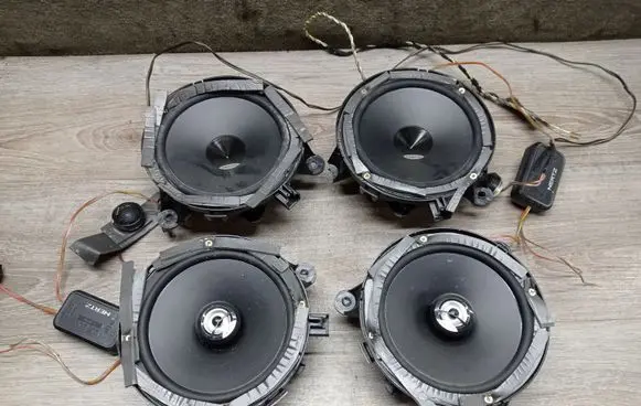 Volvo V50 Audio system kit 8651206