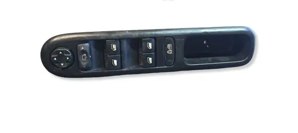 Peugeot 5008 Electric window control switch 96650621ZD