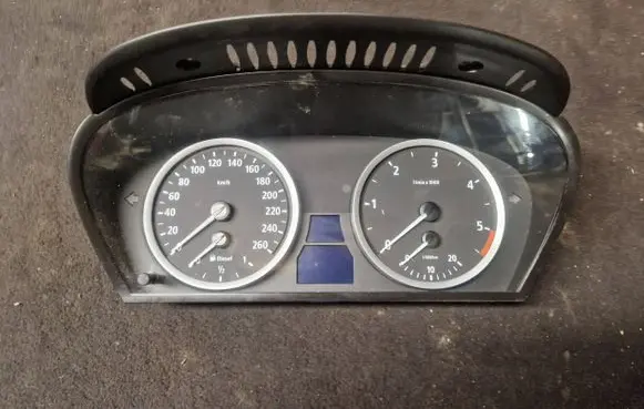 BMW 5 E60 E61 Speedometer (instrument cluster) 6974576 110080213