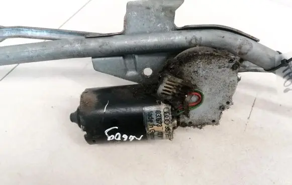 Volkswagen PASSAT B3 Wiper motor 357955113B 403673