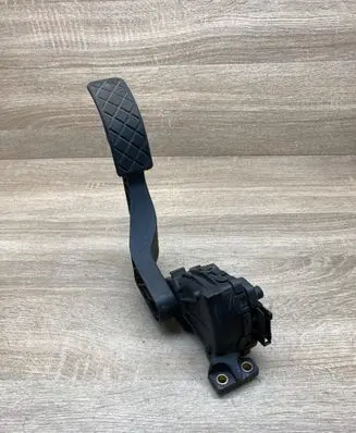 Volkswagen Golf IV Accelerator throttle pedal 1J1721503H 6PV007770