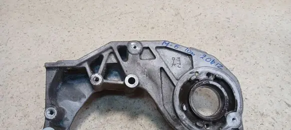 Mazda 6 Fuel pump bracket RF7J