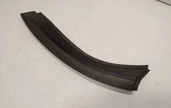 BMW Z4 E85 E86 (B) pillar trim (bottom) 51477025645