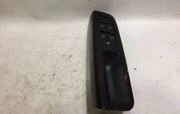 Volvo V50 Electric window control switch 8679670