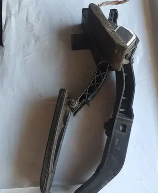 Mercedes-Benz E W211 Accelerator throttle pedal A2113000804